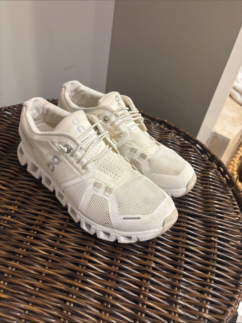 On Running Cream/White Mesh Performance Sneakers